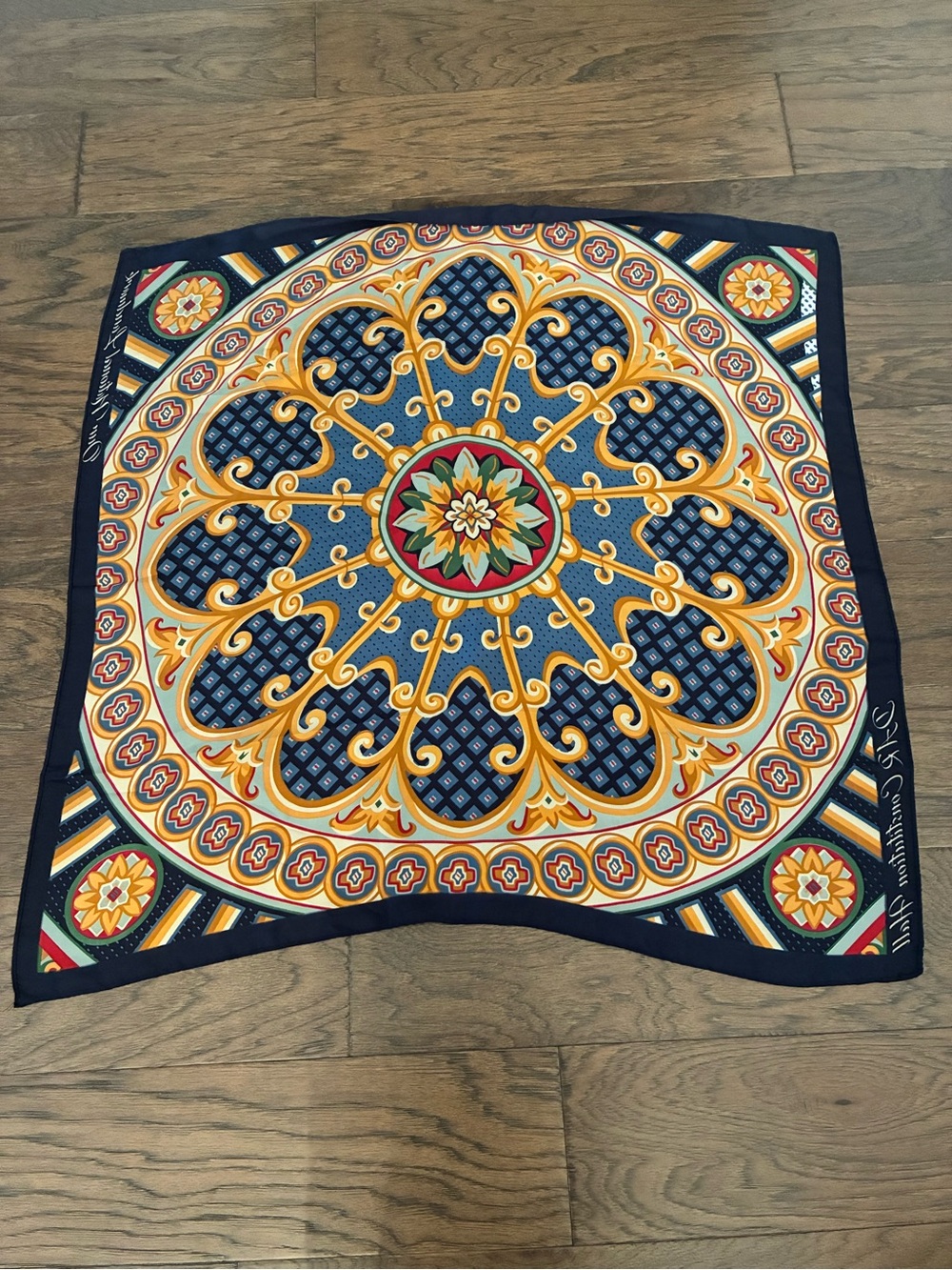Vintage 1960s DAR Constitution Hall Scarf 34” Our National Landmark Medallion